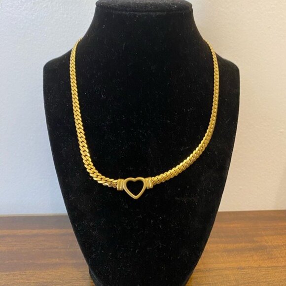 Gold Heart Necklace - Picture 3 of 10